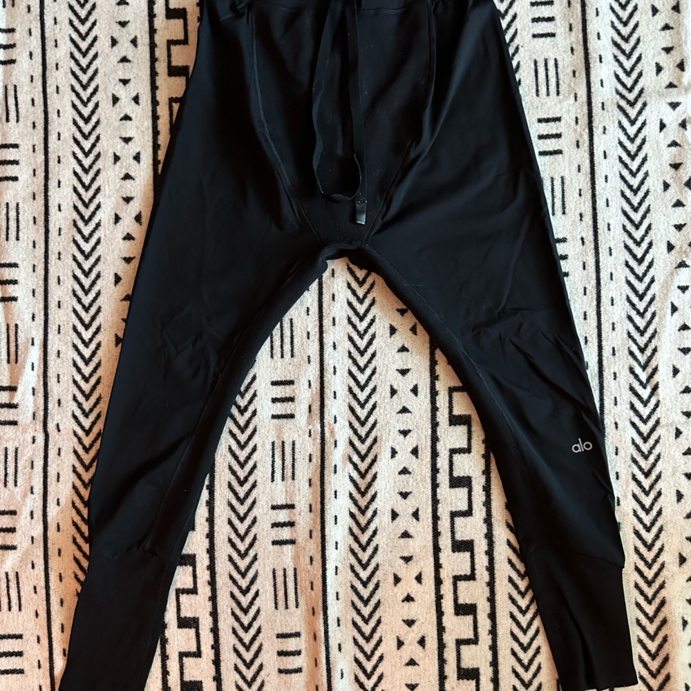 ALO - Men’s ALO Leggings - Size Small